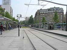 220px-Metro_7_Porte_d_Italie_tramway