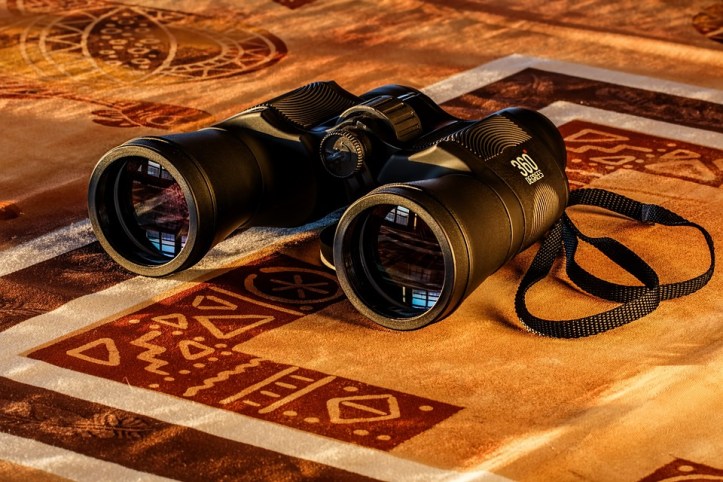 binoculars-431488_960_720